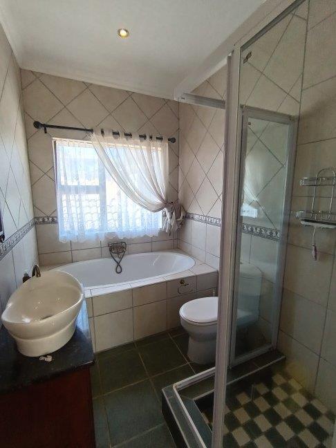 3 Bedroom Property for Sale in Monte Christo Western Cape